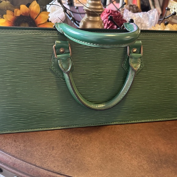 Louis Vuitton Epi 💚💚💚 - Picture 1 of 12